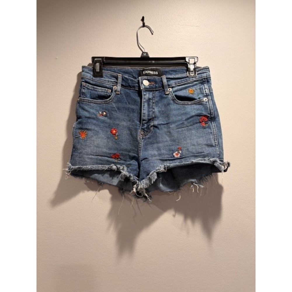 Express High Rise Midi Denim Shorts Women's Size 4 Embroidered Floral Frayed Hem